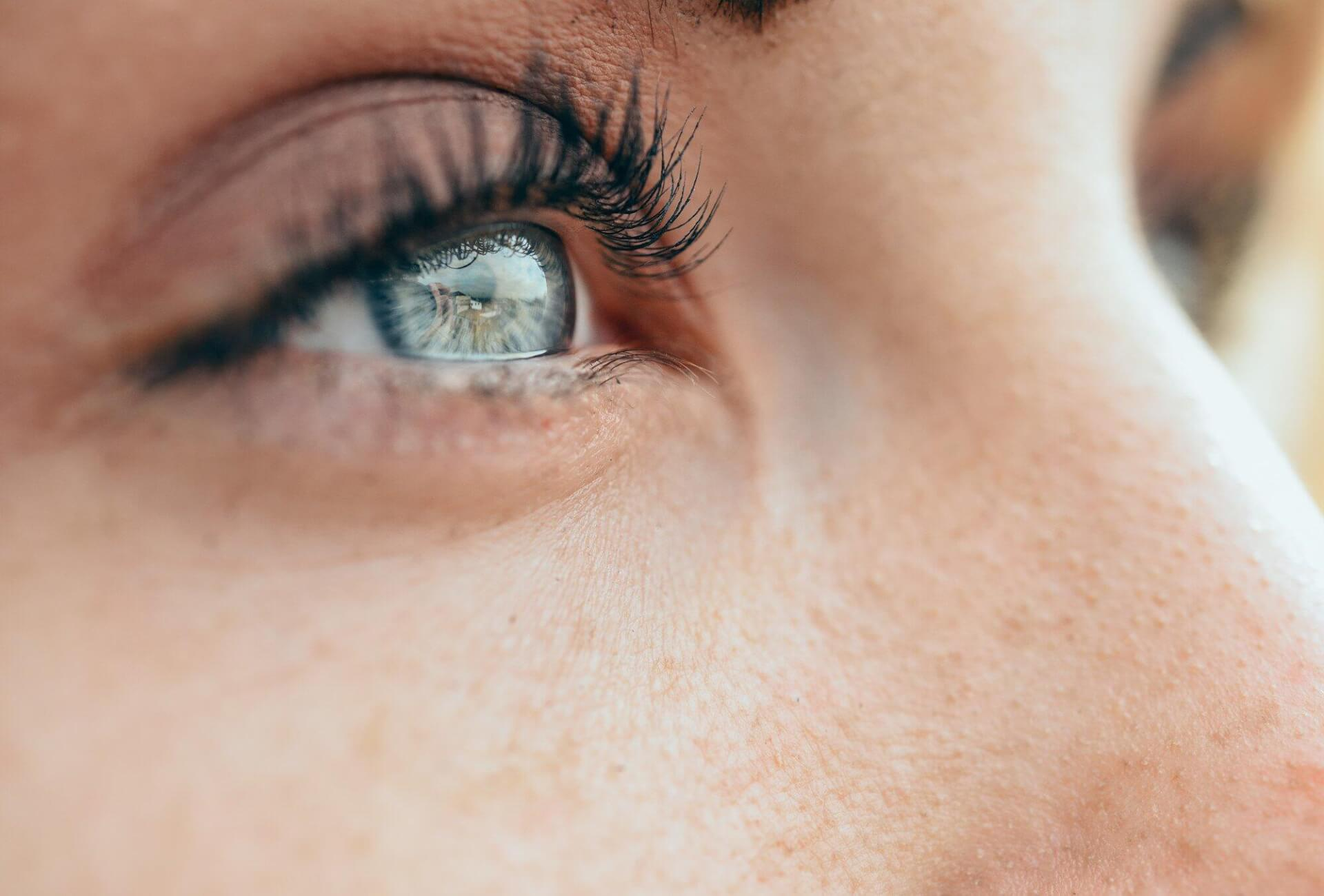 Healthy eyes supported by dry eye vitamins in Los Angeles 90045